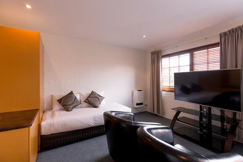 Bay Hotel Apartments - Kawana Tourism 0