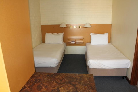 Bay Hotel Apartments - Kawana Tourism 30