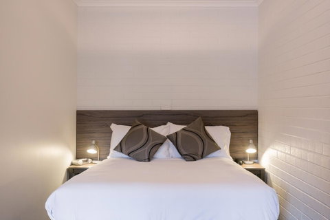 Bay Hotel Apartments - Kawana Tourism 25