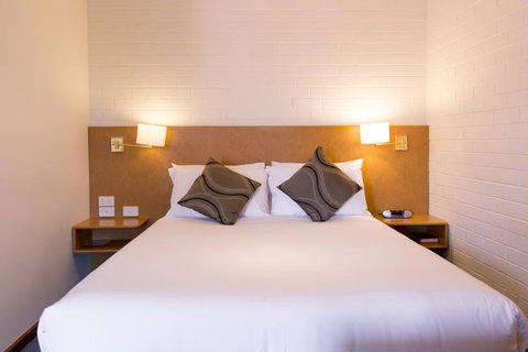 Bay Hotel Apartments - Kawana Tourism 35