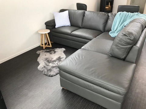 Omaroo House - Panoramic Water Views - Kawana Tourism 11