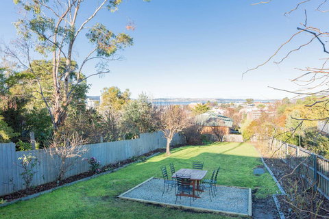 Omaroo House - Panoramic Water Views - Kawana Tourism 33