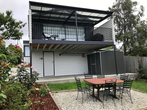 Omaroo House - Panoramic Water Views - Kawana Tourism 31