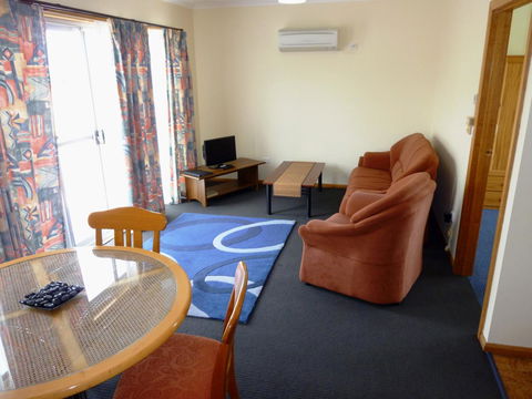 Mountain View Country Inn - Kawana Tourism 14