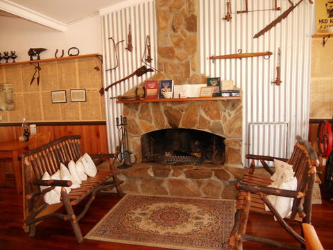 Mountain View Country Inn - Kawana Tourism 5