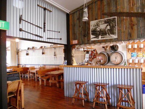 Mountain View Country Inn - Kawana Tourism 7