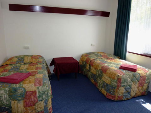 Mountain View Country Inn - Kawana Tourism 20