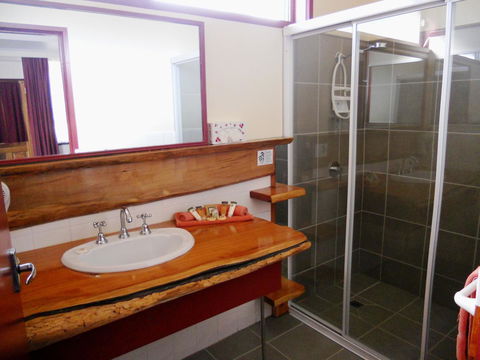 Mountain View Country Inn - Kawana Tourism 18