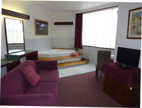 Mountain View Country Inn - Kawana Tourism 27