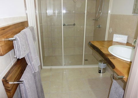 Mountain View Country Inn - Kawana Tourism 17