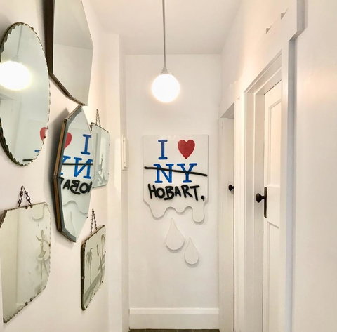 Devine Stays - Rupert #1 NOHO Art Apartment - Kawana Tourism 3