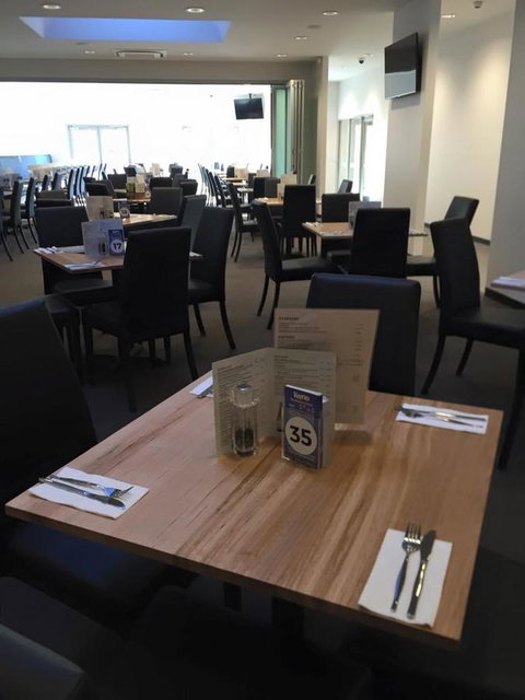Risdon Brook Hotel - Kawana Tourism 2