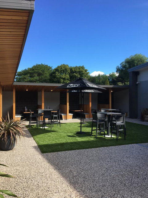 Risdon Brook Hotel - Kawana Tourism 5