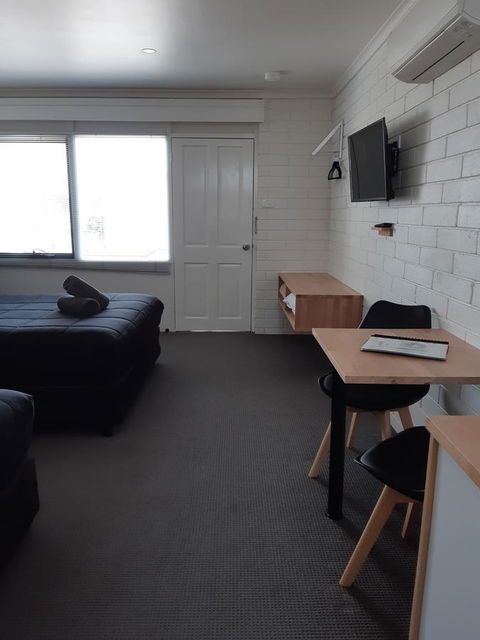 Anchor Wheel Motel - Kawana Tourism 7