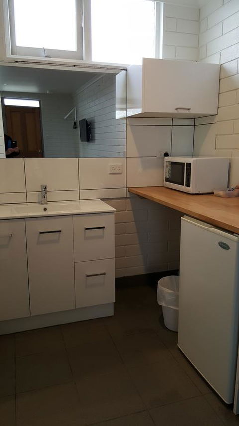 Anchor Wheel Motel - Kawana Tourism 18