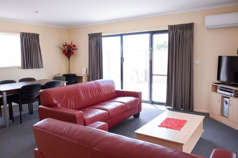 Beachway Motel - Kawana Tourism 19