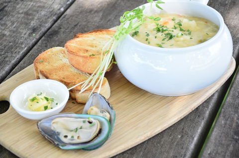 Beachway Motel - Kawana Tourism 12