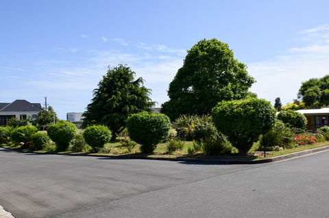 Beachway Motel - Kawana Tourism 8