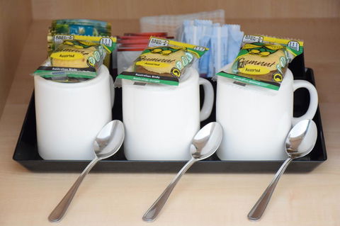 Beachway Motel - Kawana Tourism 27