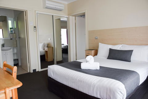 Beachway Motel - Kawana Tourism 31