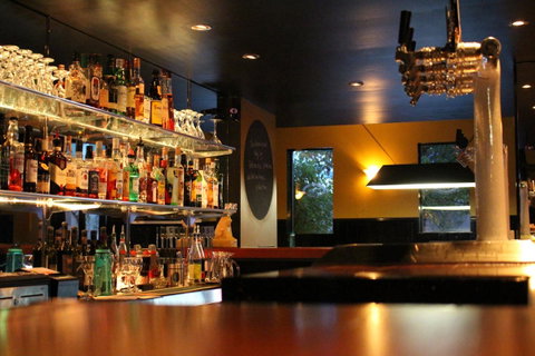 The Tasmanian Inn - Kawana Tourism 25