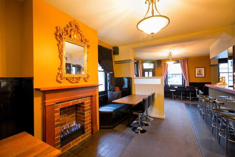 The Tasmanian Inn - Kawana Tourism 36