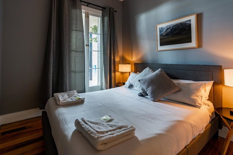 The Tasmanian Inn - Kawana Tourism 4