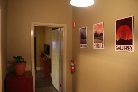 The Tasmanian Inn - Kawana Tourism 11