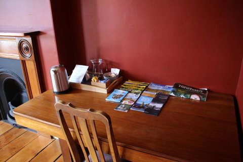 The Tasmanian Inn - Kawana Tourism 19
