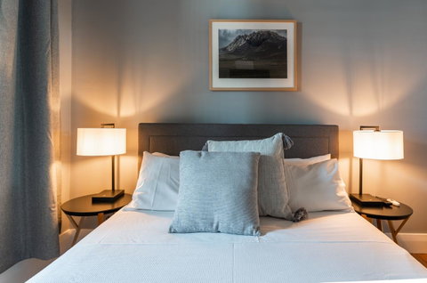 The Tasmanian Inn - Kawana Tourism 2