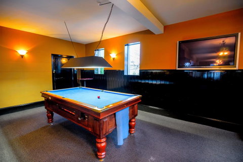 The Tasmanian Inn - Kawana Tourism 37