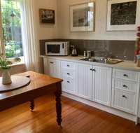 Sandy Bay Cottage - Kawana Tourism