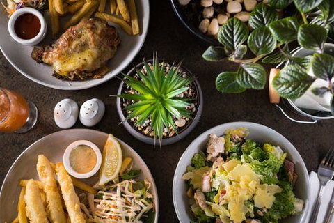 Shoreline Hotel - Kawana Tourism 9