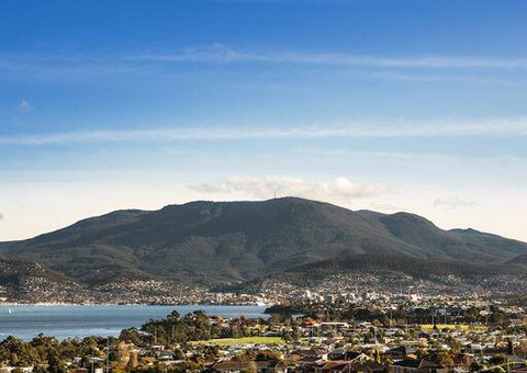 Shoreline Hotel - Kawana Tourism 15