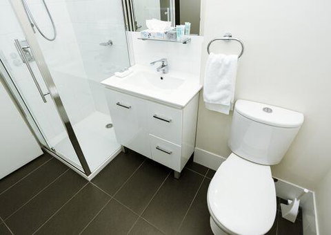 Shoreline Hotel - Kawana Tourism 33