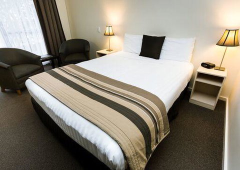 Shoreline Hotel - Kawana Tourism 40