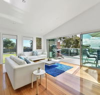Seas The Day - Seaside Getaway - Kawana Tourism