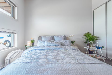 Lookout Point Guest House - Kawana Tourism 26