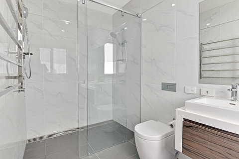 Lookout Point Guest House - Kawana Tourism 22