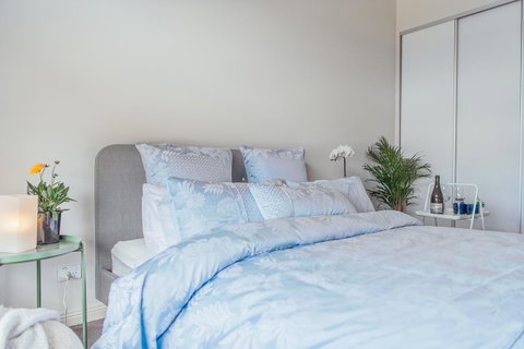 Lookout Point Guest House - Kawana Tourism 28