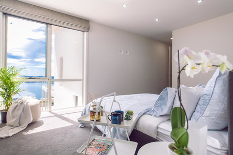 Lookout Point Guest House - Kawana Tourism 31