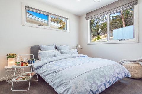 Lookout Point Guest House - Kawana Tourism 5