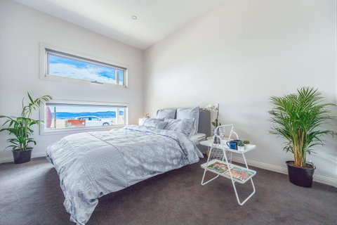 Lookout Point Guest House - Kawana Tourism 27