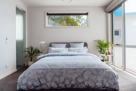 Lookout Point Guest House - Kawana Tourism 7