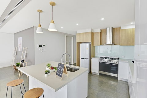 Lookout Point Guest House - Kawana Tourism 17