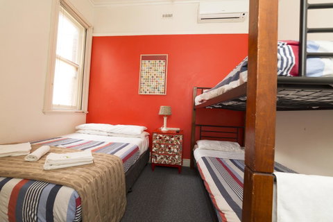 The Brunswick Hotel - Kawana Tourism 3