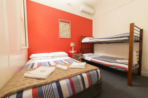 The Brunswick Hotel - Kawana Tourism 20