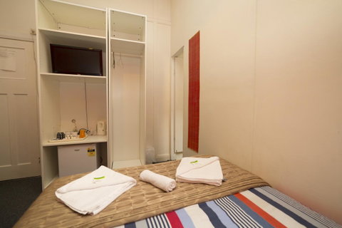 The Brunswick Hotel - Kawana Tourism 39