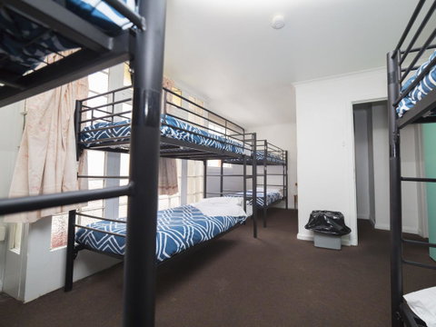 The Brunswick Hotel - Kawana Tourism 29