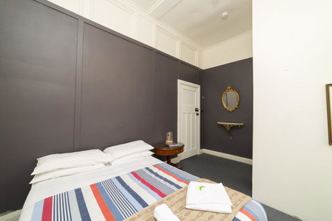 The Brunswick Hotel - Kawana Tourism 13